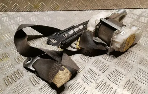 Lexus IS 220D-250-350 Front seatbelt 7M8750P