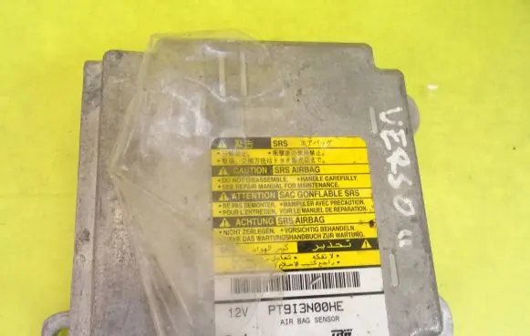 Toyota Corolla Verso AR10 Airbag control unit/module 891700F240 235731103 235731-103