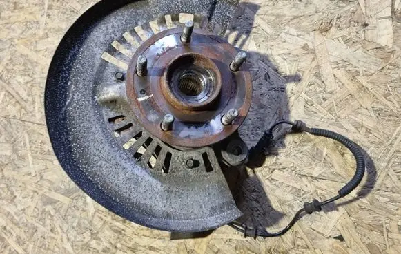 Chrysler Pacifica Front wheel hub 68189019AB