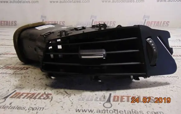 Opel Astra J Dash center air vent grill 13261539