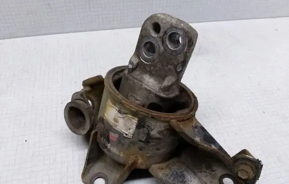 KIA Ceed Engine mount bracket