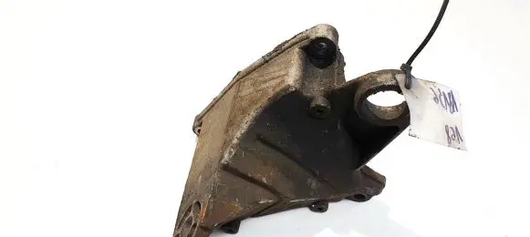 Audi A4 S4 B5 8D Engine mounting bracket 8d0399114l