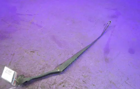 Mitsubishi Lancer Front wiper blade arm
