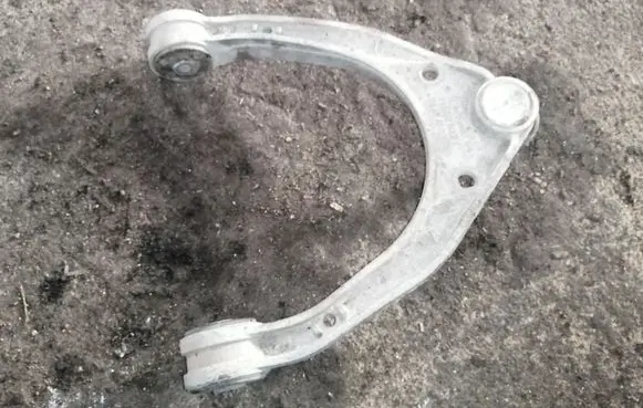 Volkswagen Touareg I Front lower control arm/wishbone 7L0407047B
