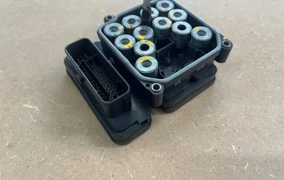 Mercedes-Benz SL R231 ABS Pump 2265106513 0420145 0265956094
