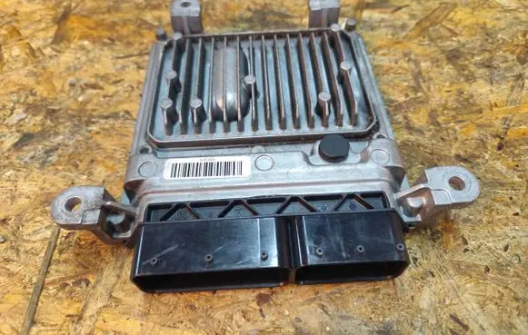 Mercedes-Benz C W205 Engine control unit/module A6519004500 28448056 A6519014000