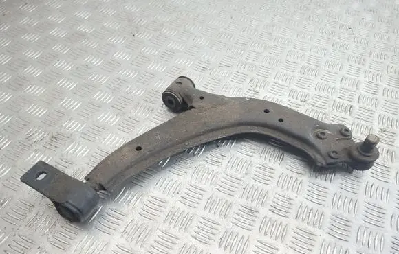 Citroen Xsara Picasso Front lower control arm/wishbone