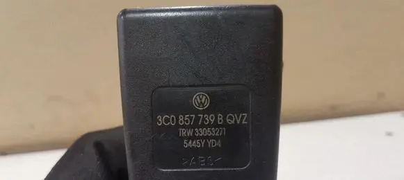 Volkswagen PASSAT B6 Rear seatbelt buckle 3C0857739B