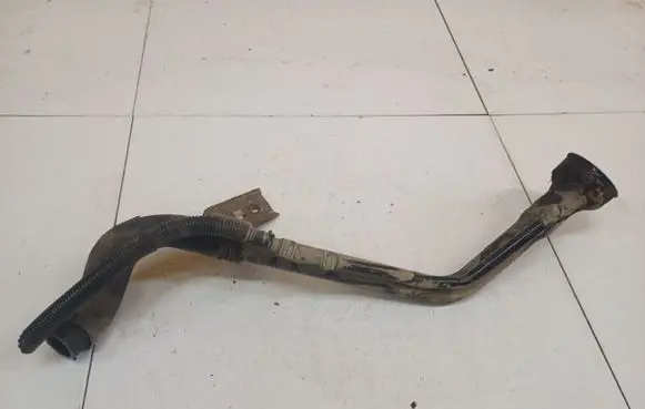 Nissan Note (E11) Fuel tank filler neck pipe 