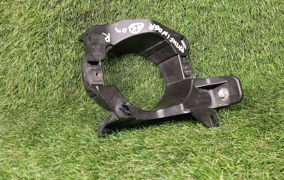Nissan Pathfinder R52 Fog light bracket 269103JA0A