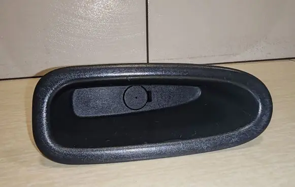 Nissan Note (E11) Front door interior handle trim 809519U00B