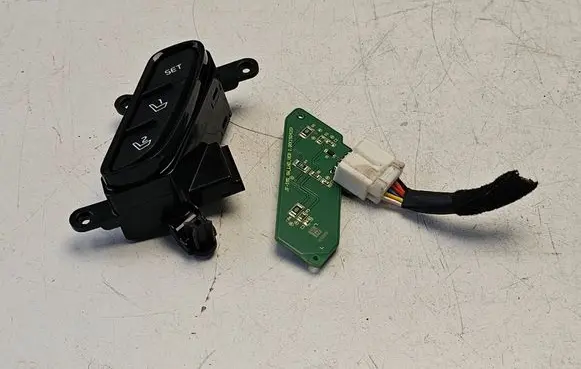 KIA Optima Seat memory switch 93250D4000
