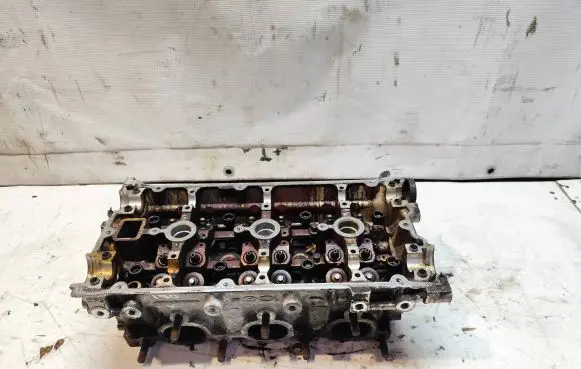 KIA Sorento Engine head 