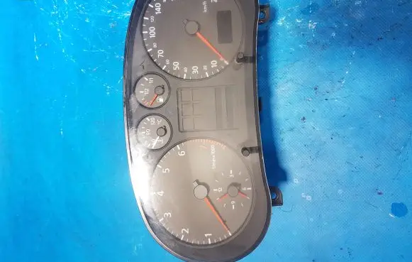Audi A3 S3 8L Speedometer (instrument cluster) 8L0919860E