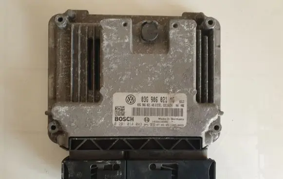 Volkswagen Touran I Engine control unit/module 03G906021MG