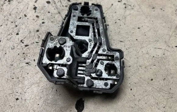 Volkswagen Sharan Tail light bulb cover holder 7M0945258A 962604