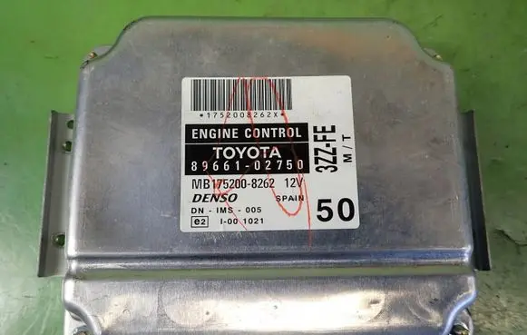 Toyota Corolla E120 E130 Engine control unit/module ECU