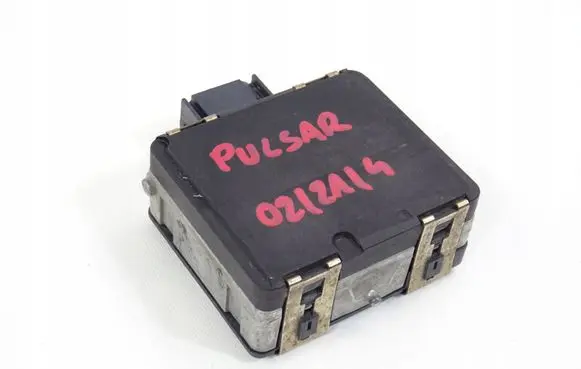 Nissan Pulsar Distronic sensor radar 284383ZL1B