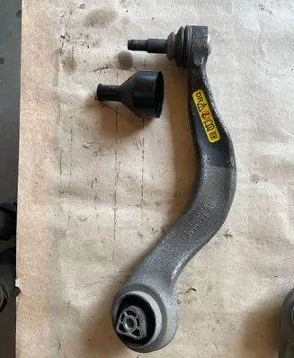 BMW 5 G30 G31 Front lower control arm/wishbone 6861187