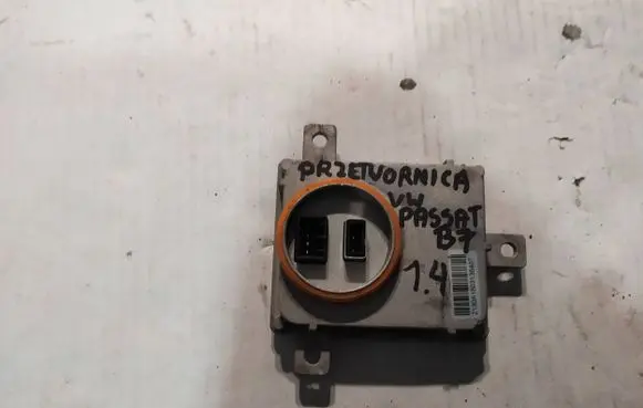 Volkswagen PASSAT B7 Headlight ballast module Xenon 8K0941597B