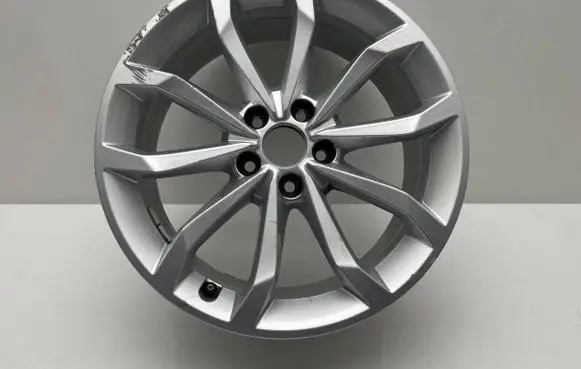 Audi A4 S4 B9 8W R18 alloy rim 8W0601025H