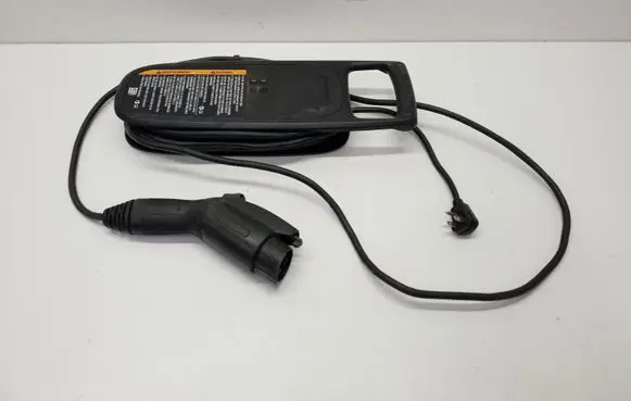 Chevrolet Volt I Electric car charging cable 23487635