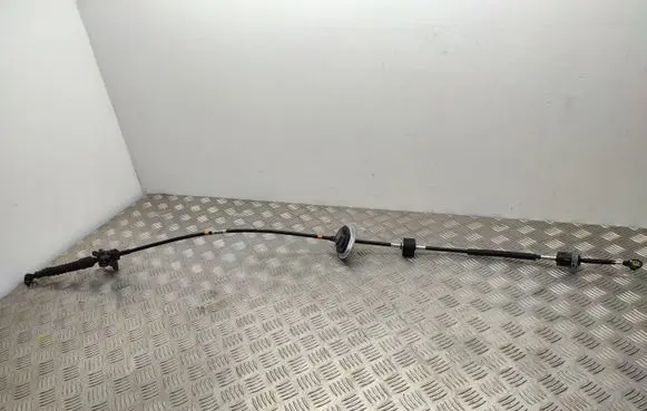 KIA Sorento Gear shift cable linkage