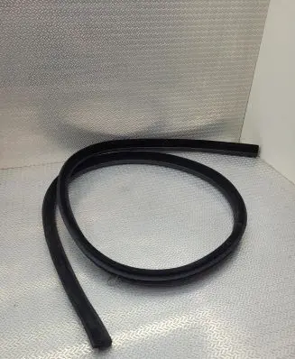 BMW 6 F12 F13 Front door rubber seal 7221182