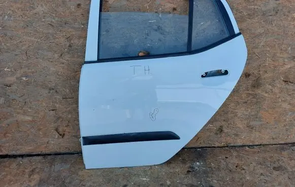 Hyundai i10 Rear door