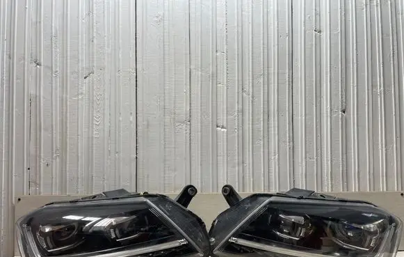 Volkswagen PASSAT B7 Headlights/headlamps set 