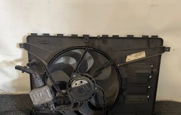 Volvo XC60 Electric radiator cooling fan 31293778
