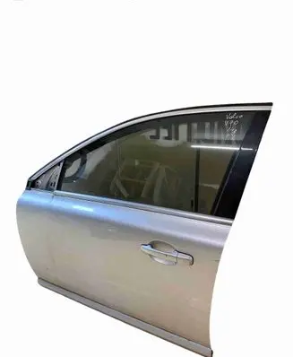 Volvo V70 Front door 32228890