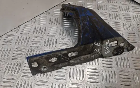 Volkswagen Caddy Fender mounting bracket 1T0821135