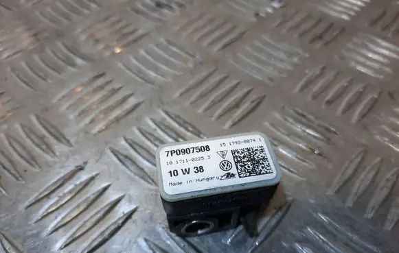Porsche Cayenne (92A) Airbag deployment crash/impact sensor 7P0907508