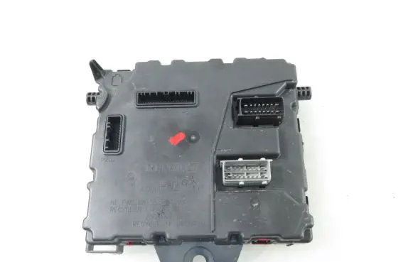 Renault Kangoo II Comfort/convenience module 8201077402B
