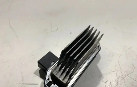 Mazda 3 I Heater blower motor/fan resistor Pm010020b
