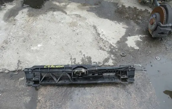 Citroen C4 II Picasso Top upper radiator support slam panel