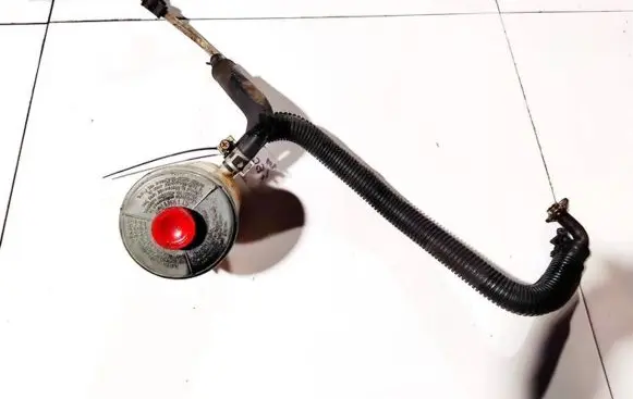 Suzuki Liana Power steering fluid tank/reservoir