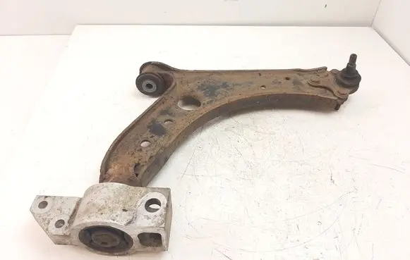 Volkswagen Golf Plus Front lower control arm/wishbone