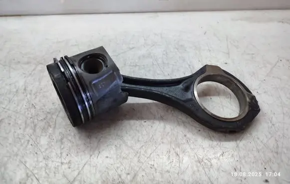 Mercedes-Benz ML W164 Piston with connecting rod 