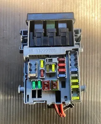 Chevrolet Orlando Fuse module 13222786