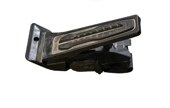BMW M5 F90 Accelerator throttle pedal 17548902