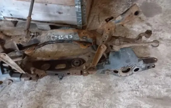 Toyota RAV 4 (XA30) Front subframe T11047