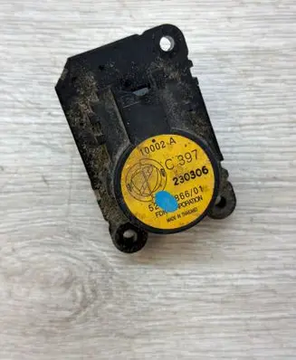 Alfa Romeo GT Air flap motor/actuator 10002A 230306 C397