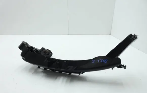 Audi A3 S3 8P Headlight/headlamp mounting bracket 8P0805608 2003362