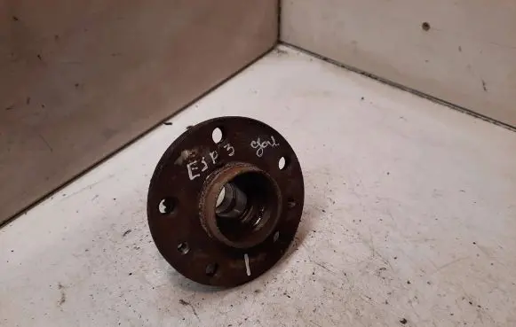 Renault Espace III Rear wheel hub