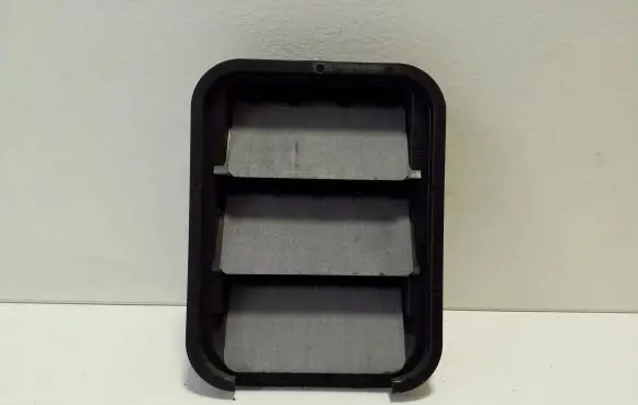 Nissan Qashqai J12 Quarter panel pressure vent 768046RS0A