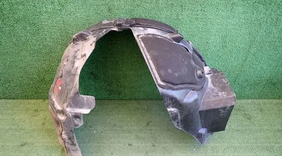 Maserati Levante Front wheel arch liner splash guards 670102312