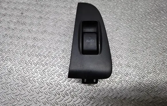 Toyota Avensis T250 Electric window control switch 7427205020
