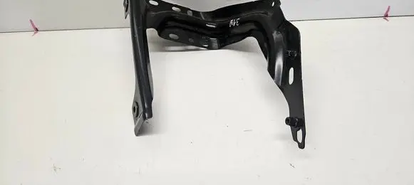 Volkswagen Tiguan Fender mounting bracket 5NA821135B